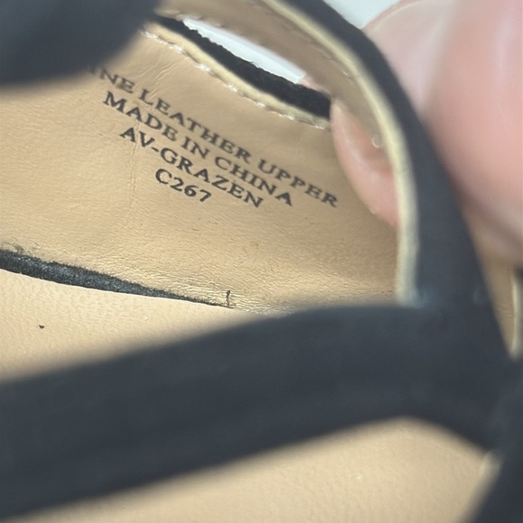 Adrienne Vittadini suede heels size 8 1/2M - Picture 6 of 7